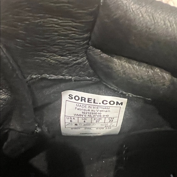 Sorel Black and Red Lace Up Boots - Picture 7 of 8